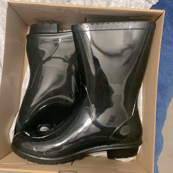 UGG Shoes - Ugg W Sienna womens rainboots size 9 - brand new